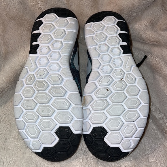 Nike Flex Experience RN 5 Woman’s Size 6 - Picture 5 of 5